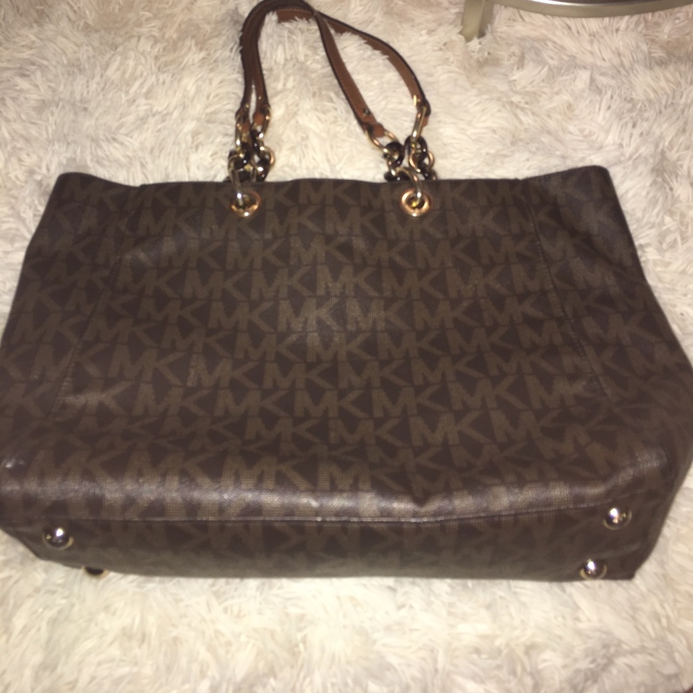 Michael Kors authentic purse - Picture 1 of 5