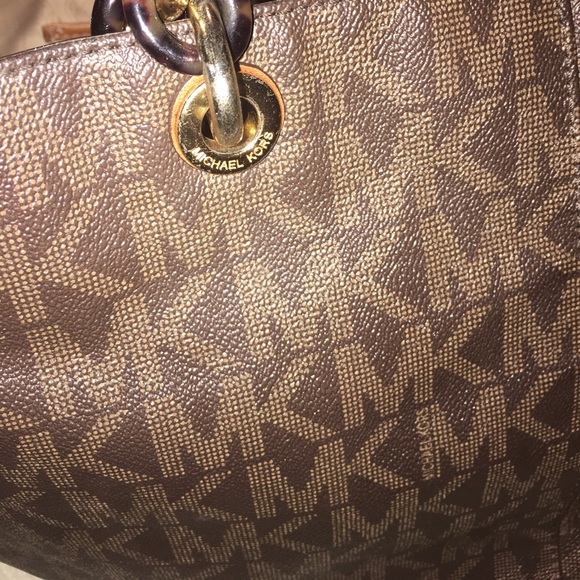 Michael Kors authentic purse - Picture 2 of 5