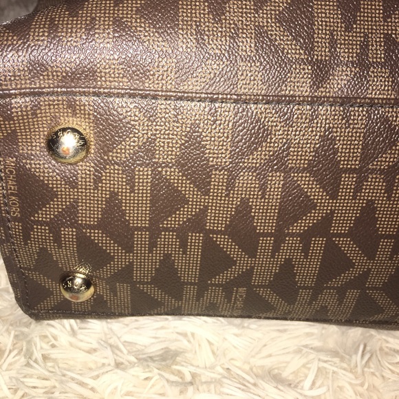 Michael Kors authentic purse - Picture 3 of 5