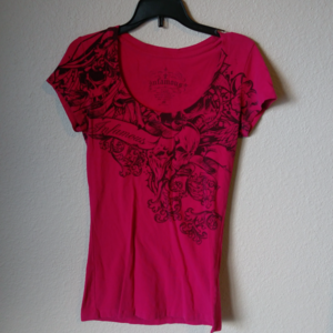 🔴 Scoop neck skull tee