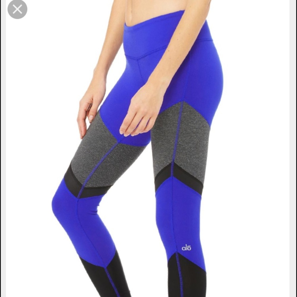 SOLD💕Alo yoga leggings with mesh detail