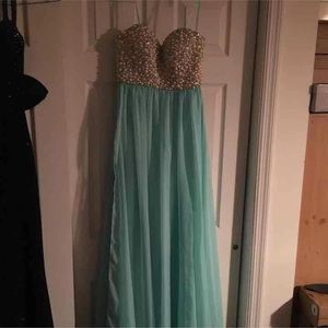 La Femme Prom/Formal Dress