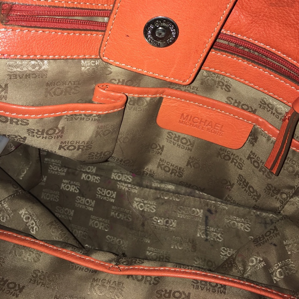 Michael Kors authentic purse - Picture 3 of 3