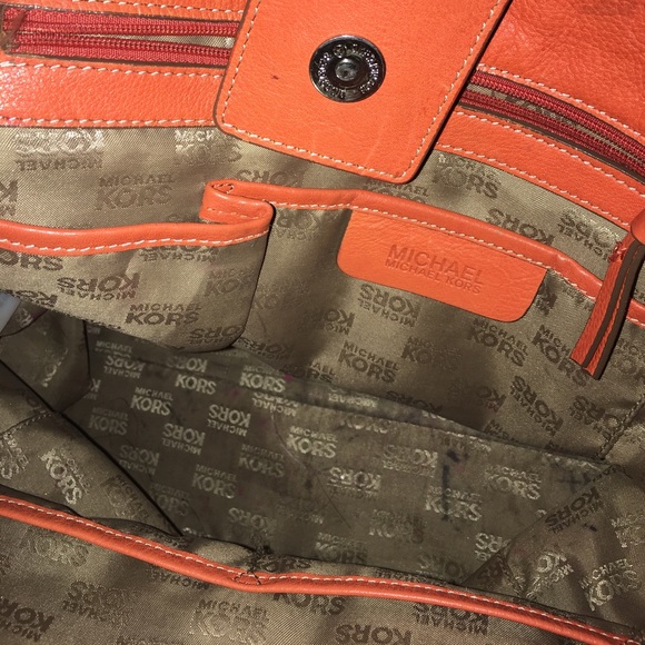 Michael Kors authentic purse - Picture 3 of 3