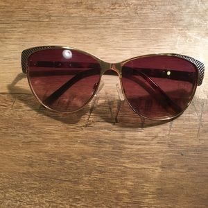 Tahari gold frame sunglasses