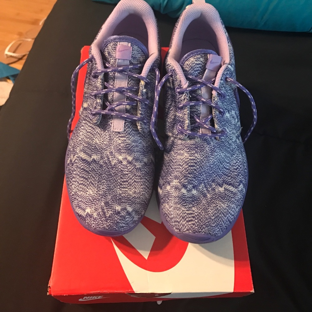 Nike Rosherun size 5Y