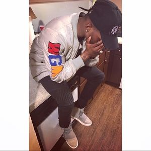 Meet your Posher, Akeem