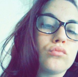 Meet your Posher, Alyssa
