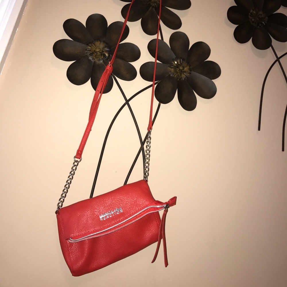 KENNETH COLE REACTION CROSSBODY