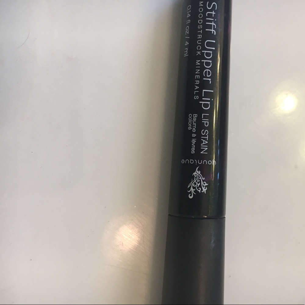 Younique stiff upper lip stain in savvy