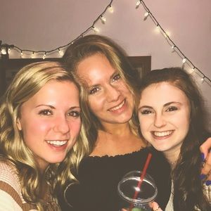 Meet your Posher, Kayla