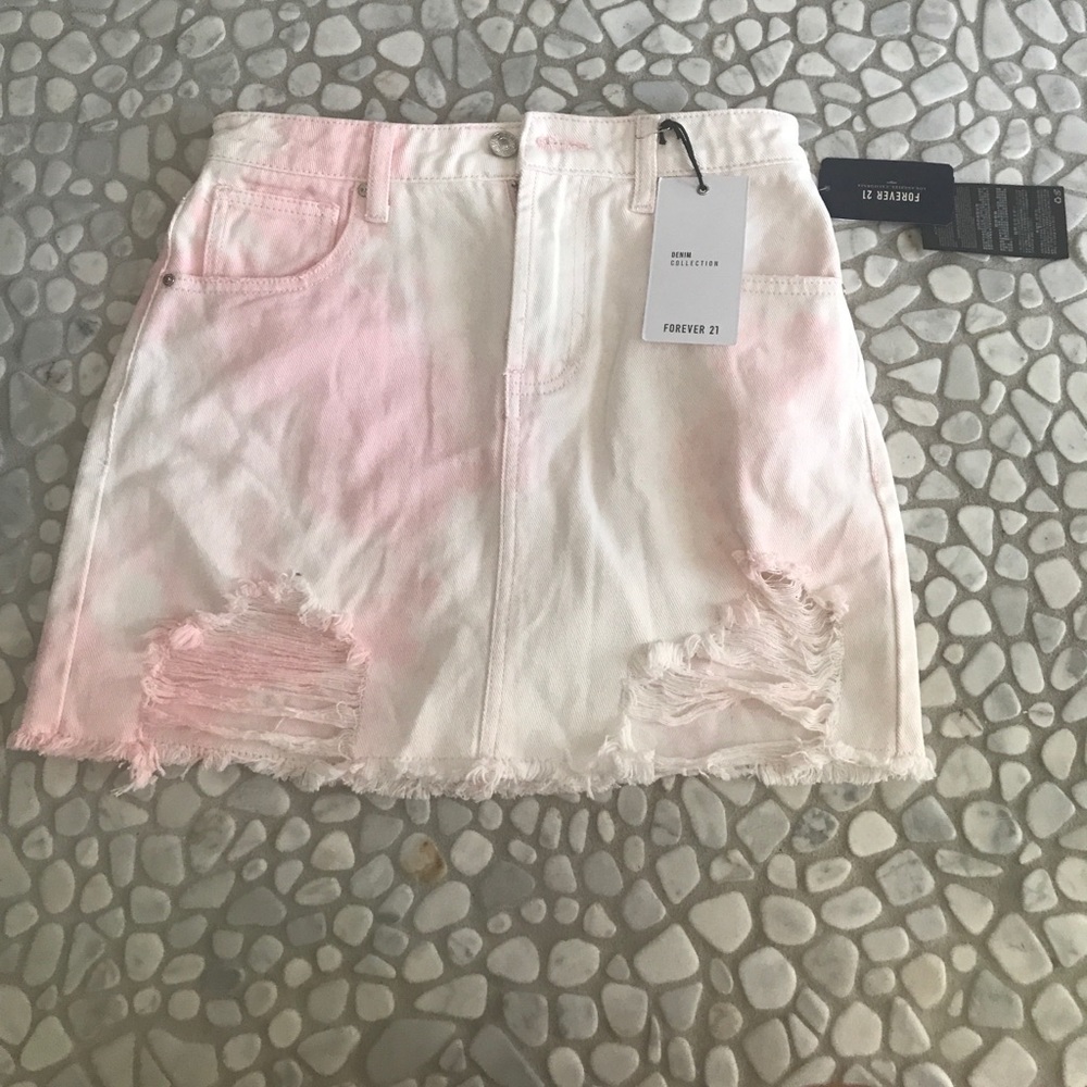 BNWT! Pink tie die jean skirt
