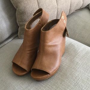 Madden Girl Booties, 7 1/2, Caramel Brown