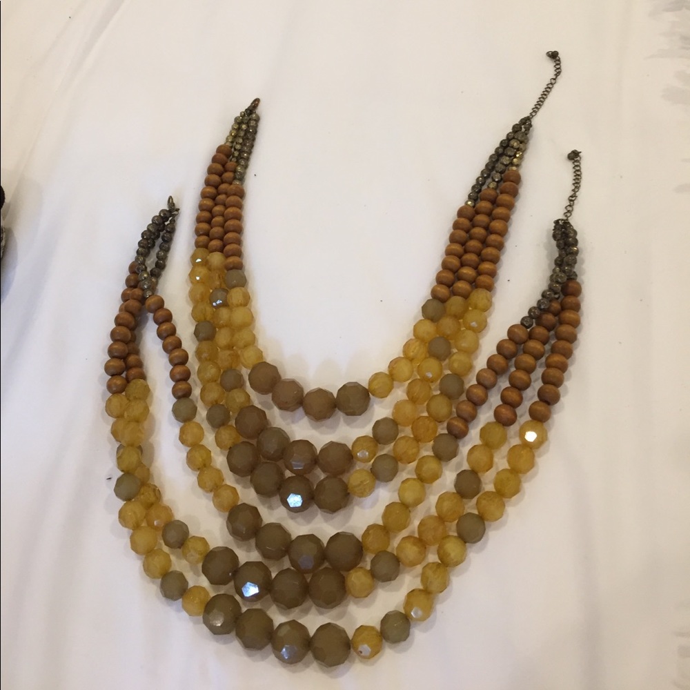 ❌❌2 Beautiful necklaces SOLD❌❌