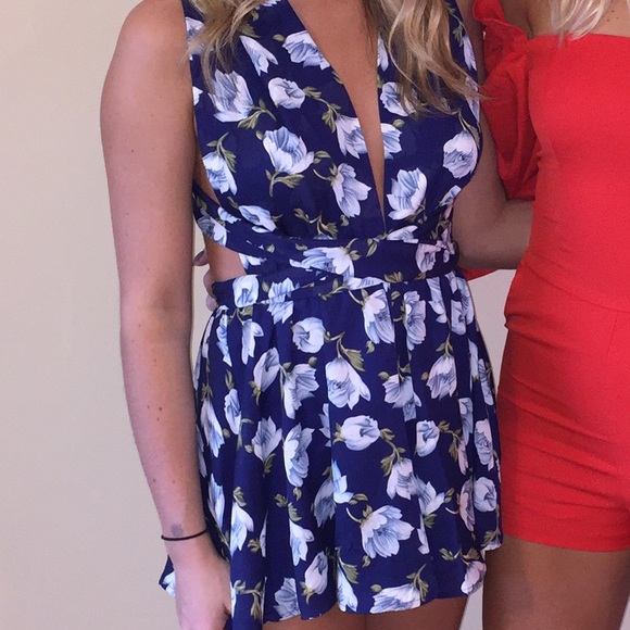 Backless romper - Picture 2 of 2