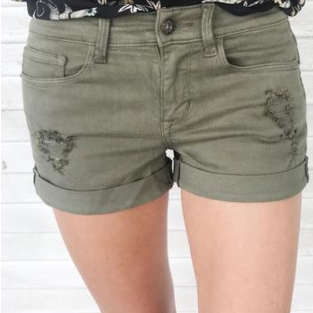 🌟💥FABULOUS and FLATTERING shorts in SAGE 💥⭐️