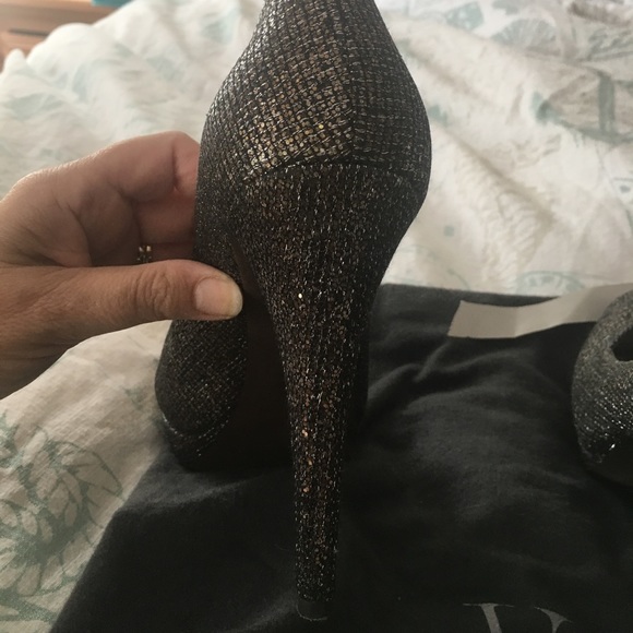 Vera Wang size 8m shoes - Picture 3 of 5