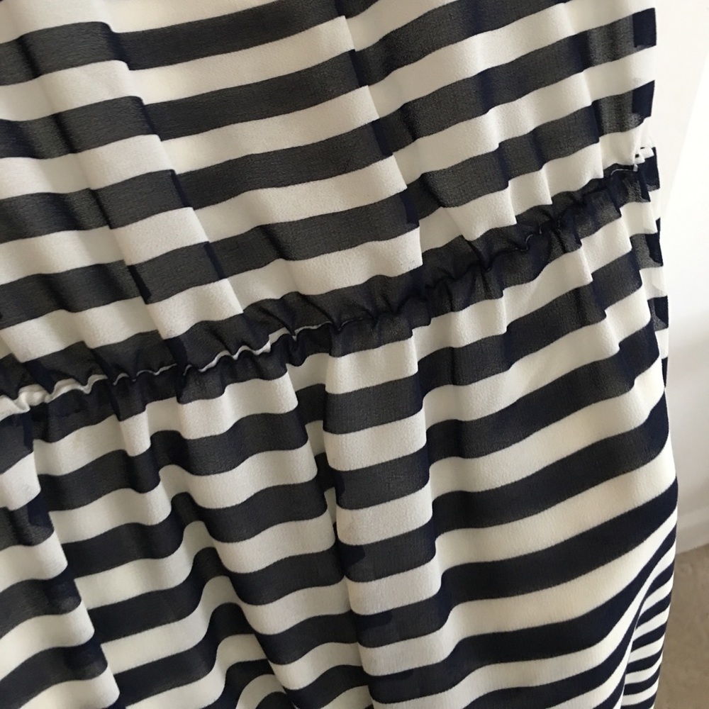 Adorable navy striped dress - Picture 5 of 8