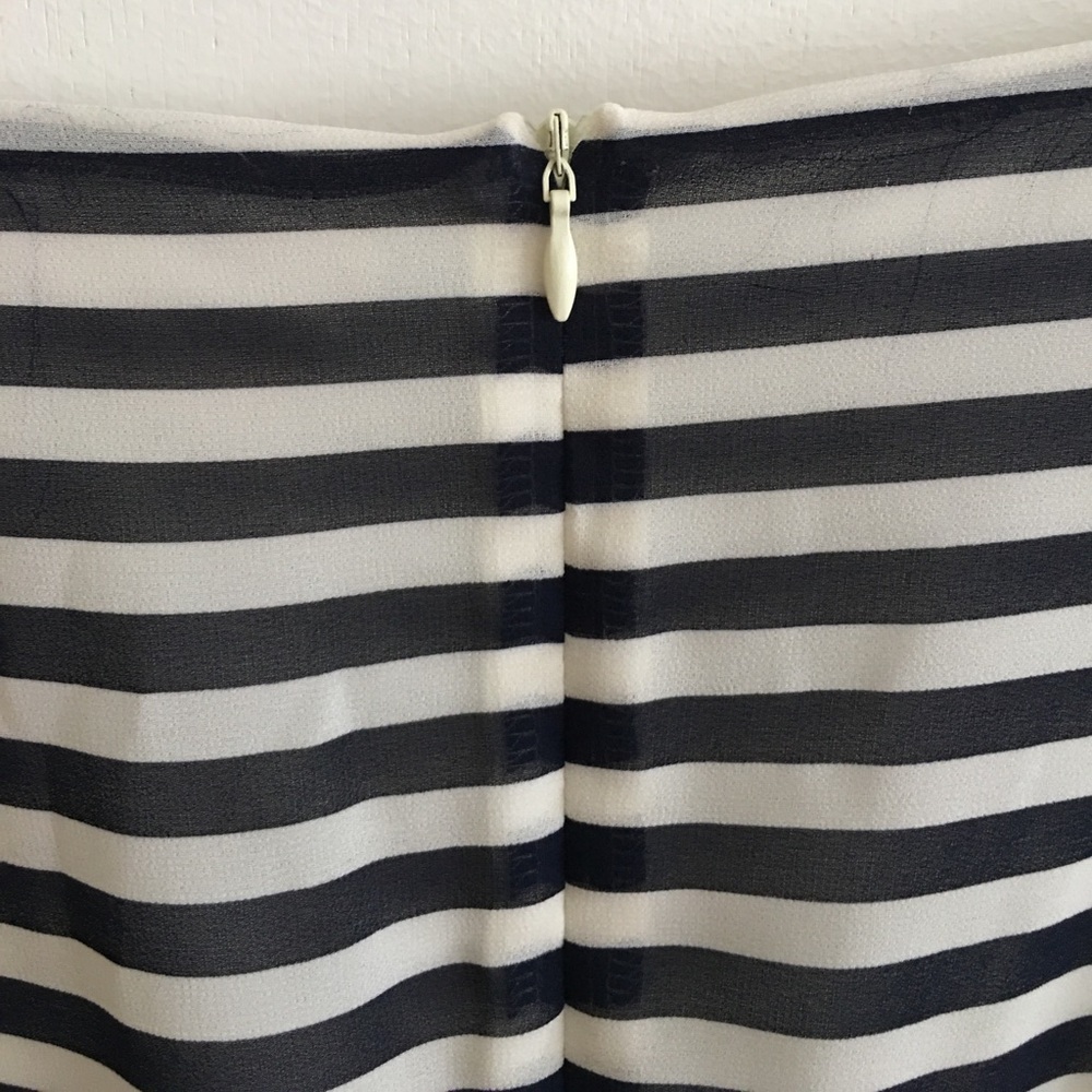 Adorable navy striped dress - Picture 8 of 8