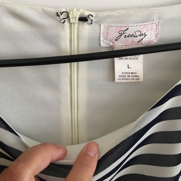 Adorable navy striped dress - Picture 3 of 8