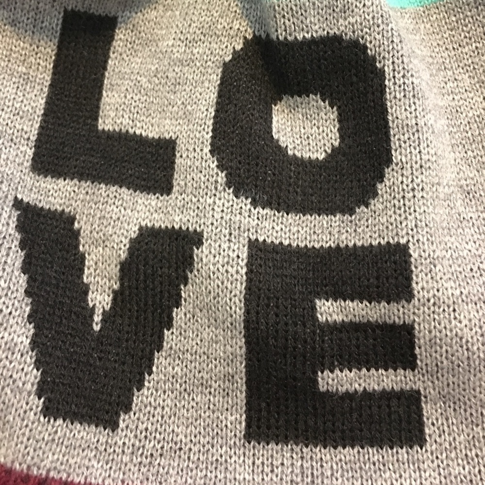 LOVE Hat - Picture 2 of 2