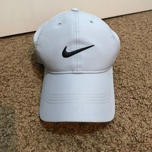 Grey Nike golf hat