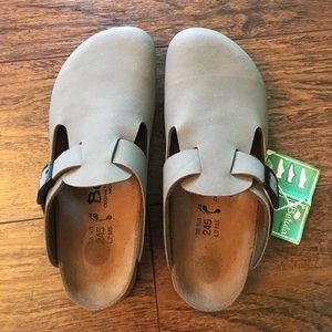 NWT Grey betula by Birkenstock clogs