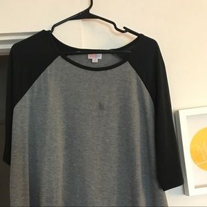 Medium Baseball Tee Irma (Lularoe)