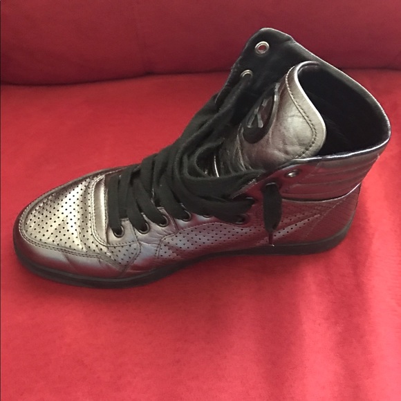 Men's Gucci metallic gray sneakers size 7 - Picture 2 of 6