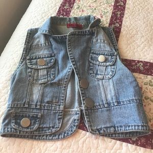 Cropped denim jacket