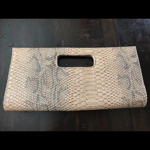 Snake clutch