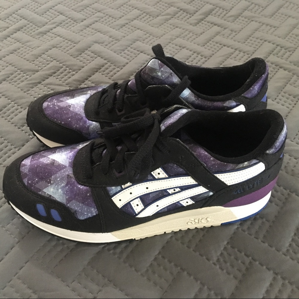 Galaxy print asics