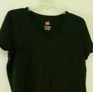 WOMENS HANES SIZE LARGE TEE