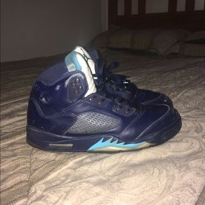 Jordan 5 "Hornets"
