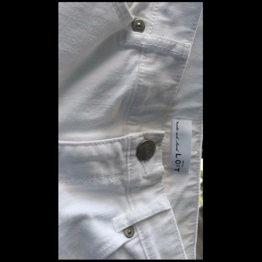 Ann Taylor Loft white flare jeans 00