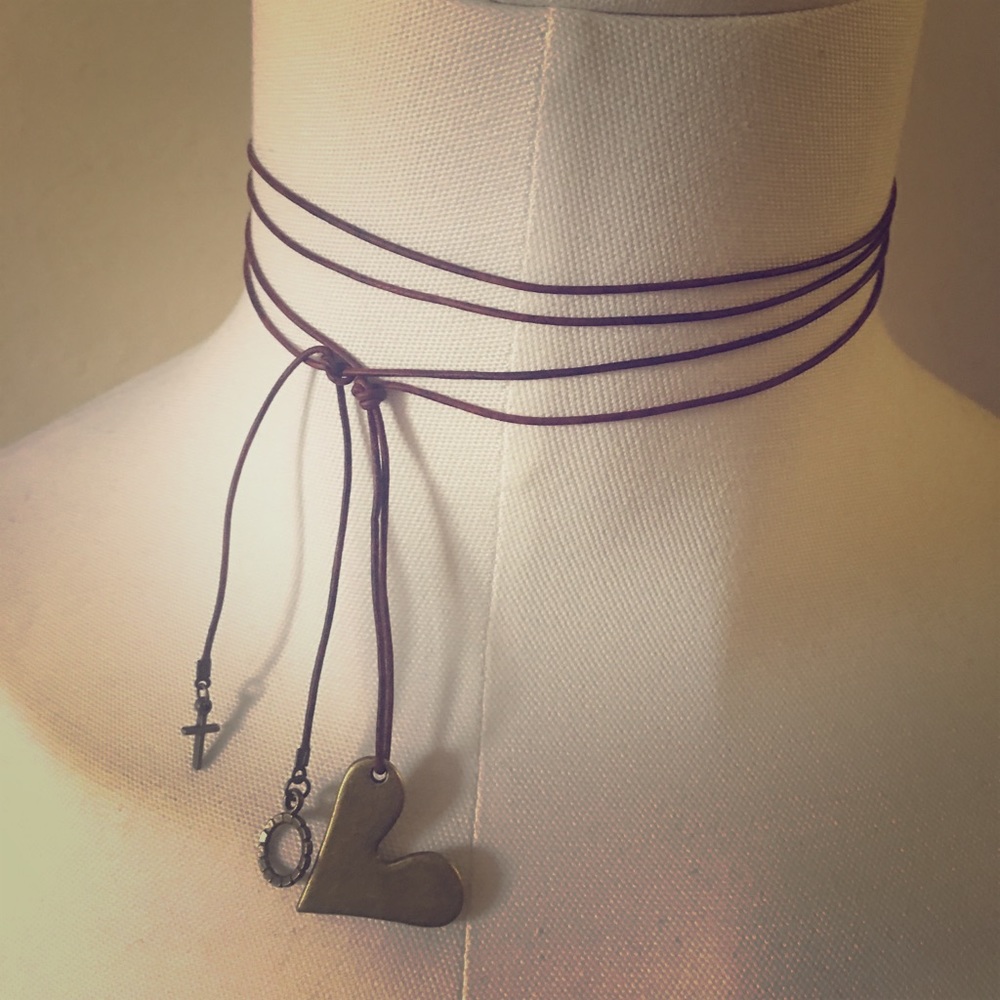 Beautiful leather choker 🎉🎉🎉