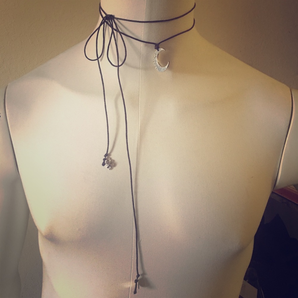 Brown choker!!! Beautiful 💋💋💋