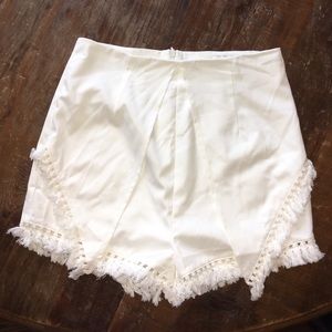 Sabo Skirt White Pom Shorts with Fancy Cut Style