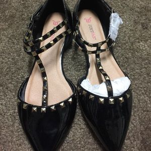 New!! JustFab Glossy Black Flats with Gold accents