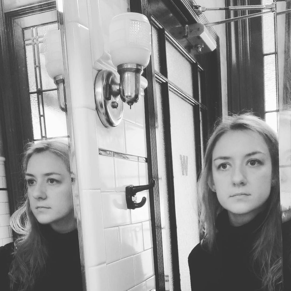 Meet your Posher, Thea