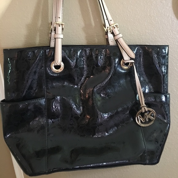 Michael Kors Handbags - Black Michael Kors tote