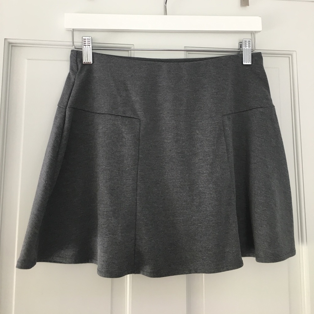 Gap skirt