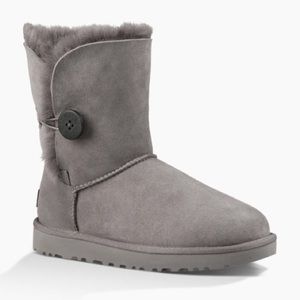 WOMENS BAILEY BUTTON UGGS (Genuine).  NO FILTER