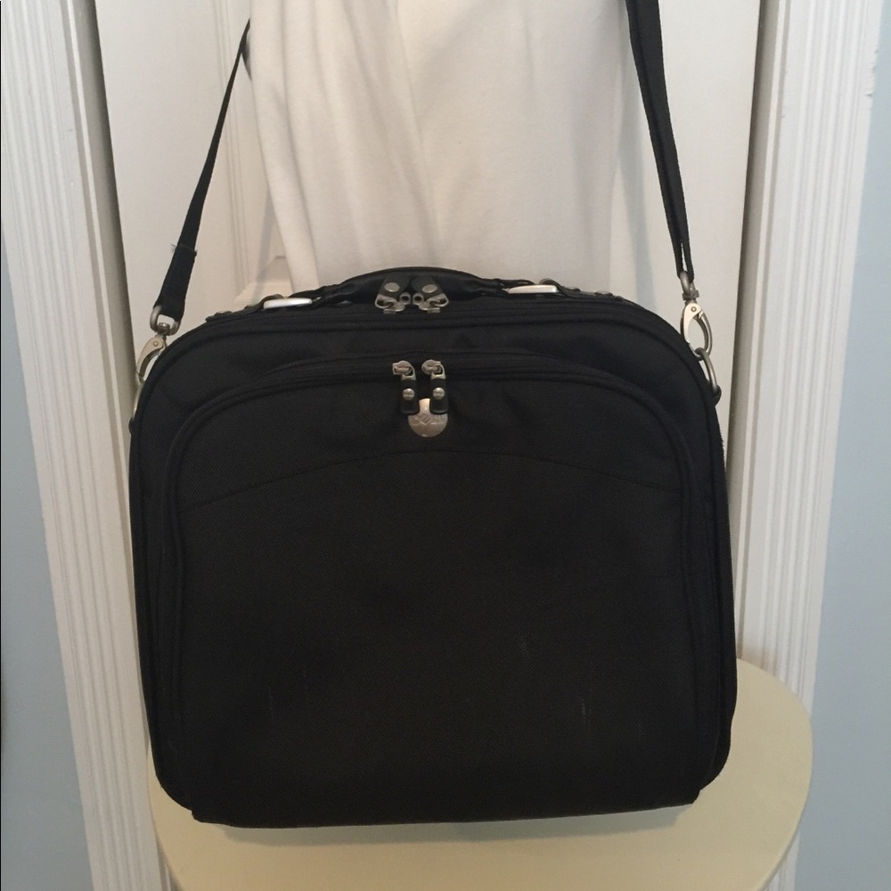 Dell computer bag. Excellent condition