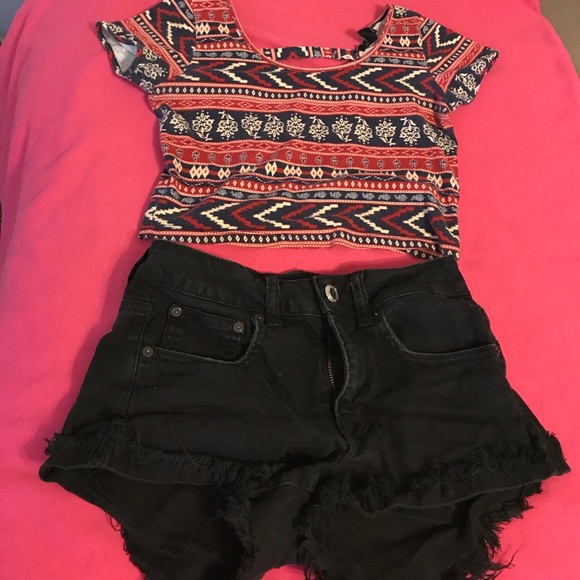 Patterned crop top - Picture 2 of 3