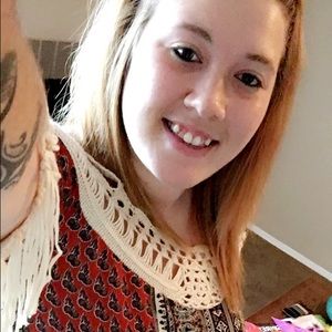 Meet your Posher, Lauren