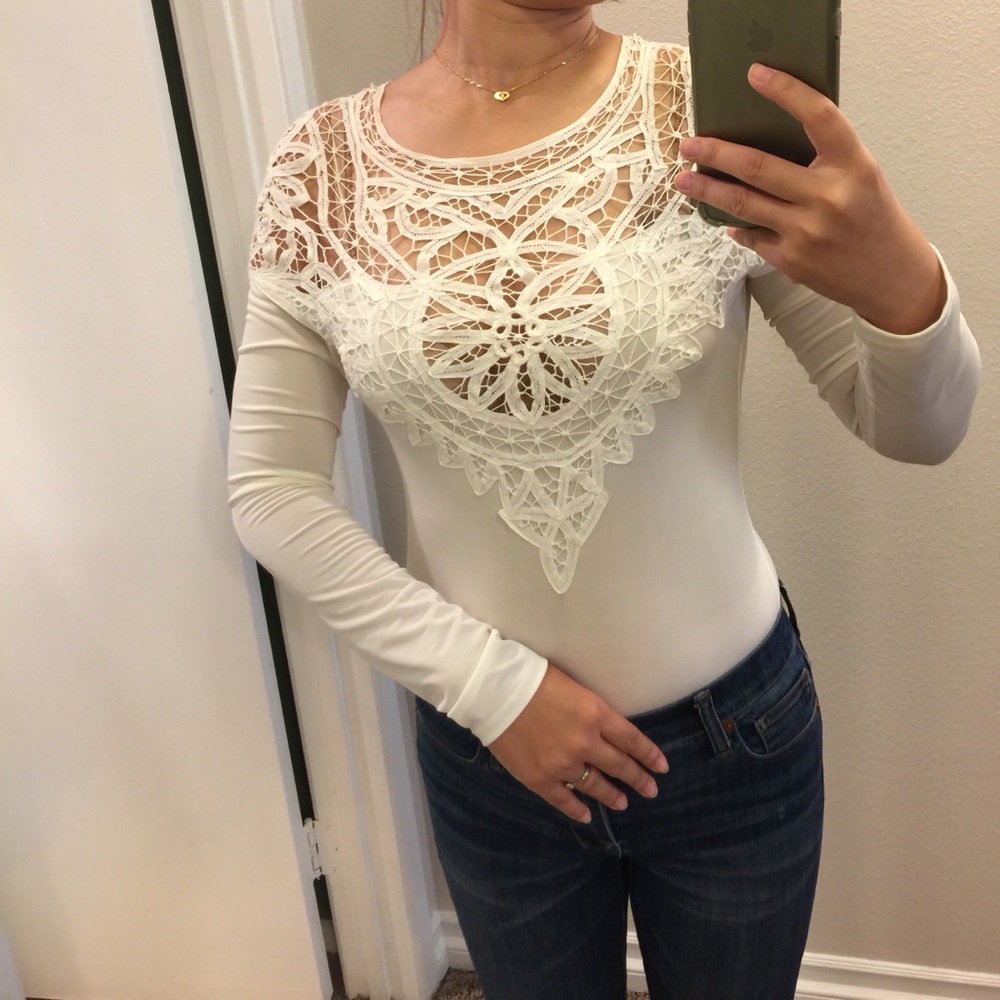 For love and lemons 🍋 white lace top