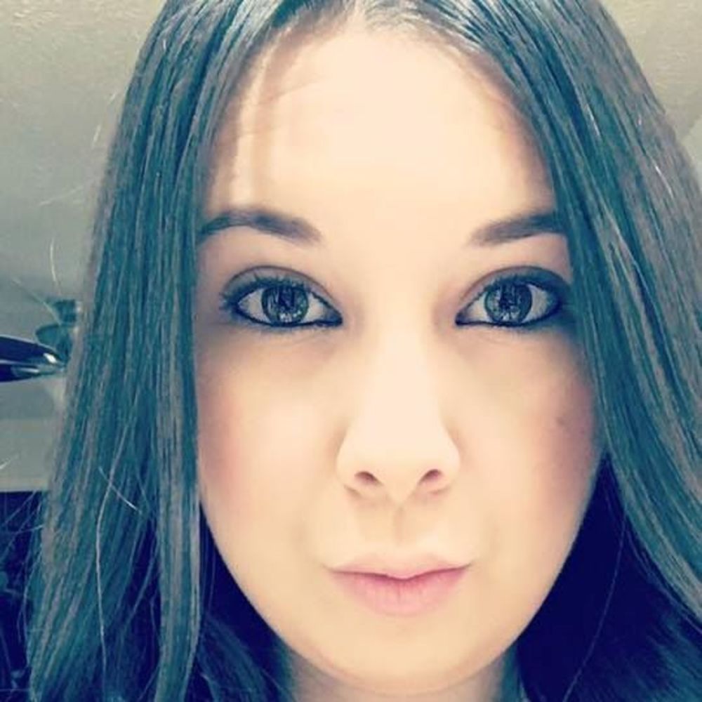 Meet your Posher, Julissa