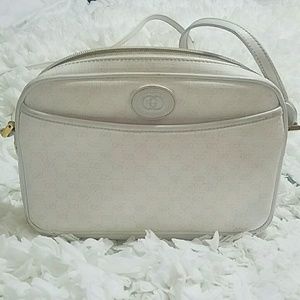 White authentic Gucci classic bag