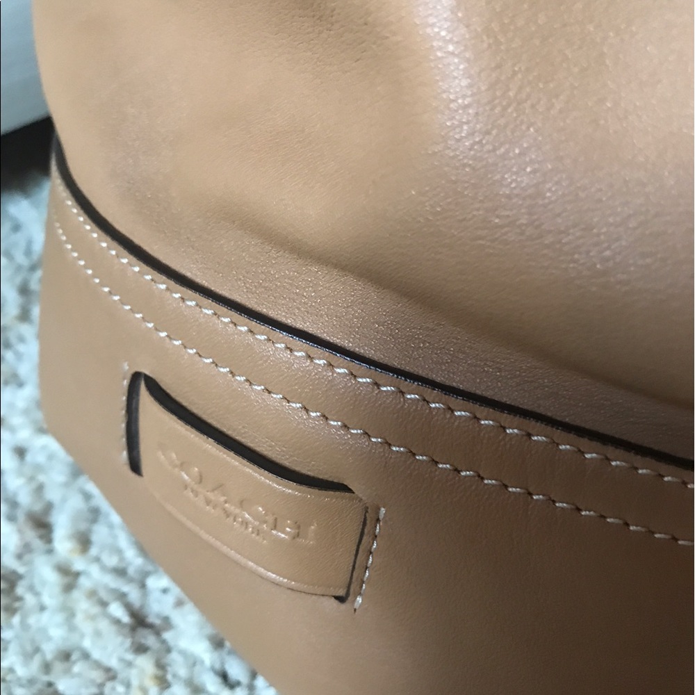 Large Authentic Coach Tote - Picture 2 of 4